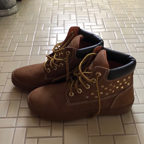 Boots - Picture 1 of 3